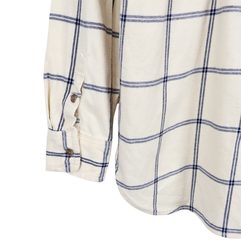 NWT Universal Thread Oversized Button Up Flannel … - image 5